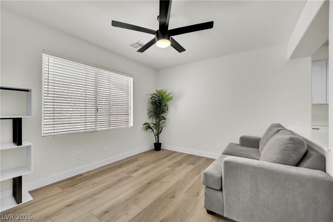 2560 Sundew Ave - Photo 6 of 40