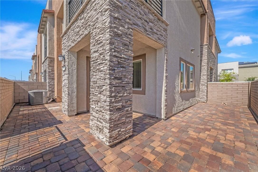 894 Cadence View Way - Photo 2 of 23