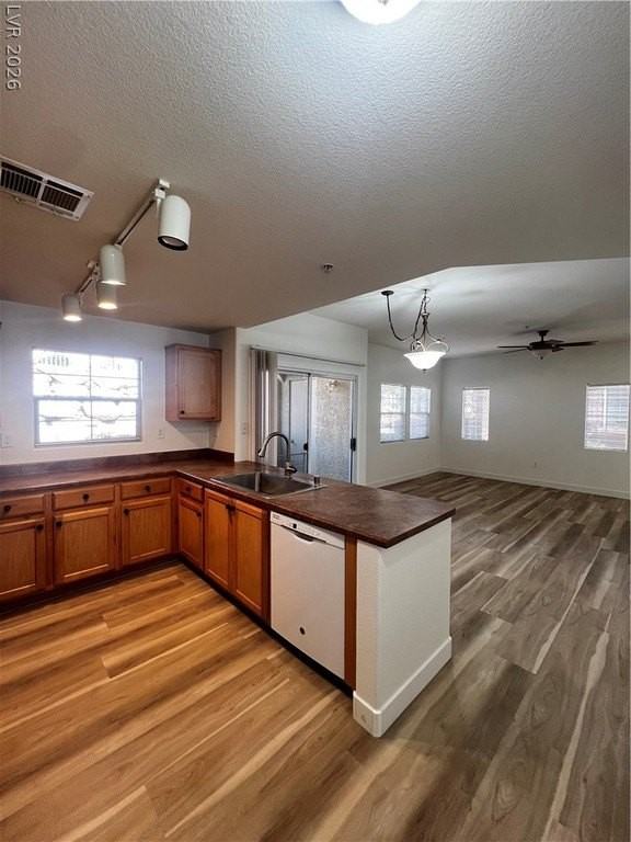3915 Legend Hills St #104 - Photo 5 of 15
