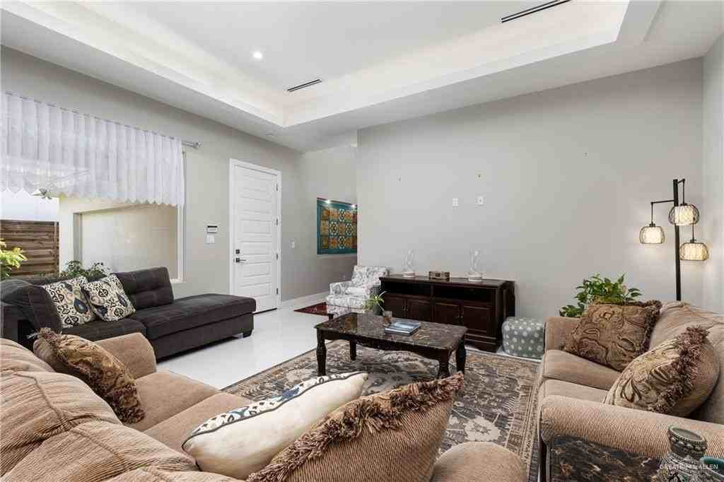 5816 Pelican Ave - Photo 3 of 19