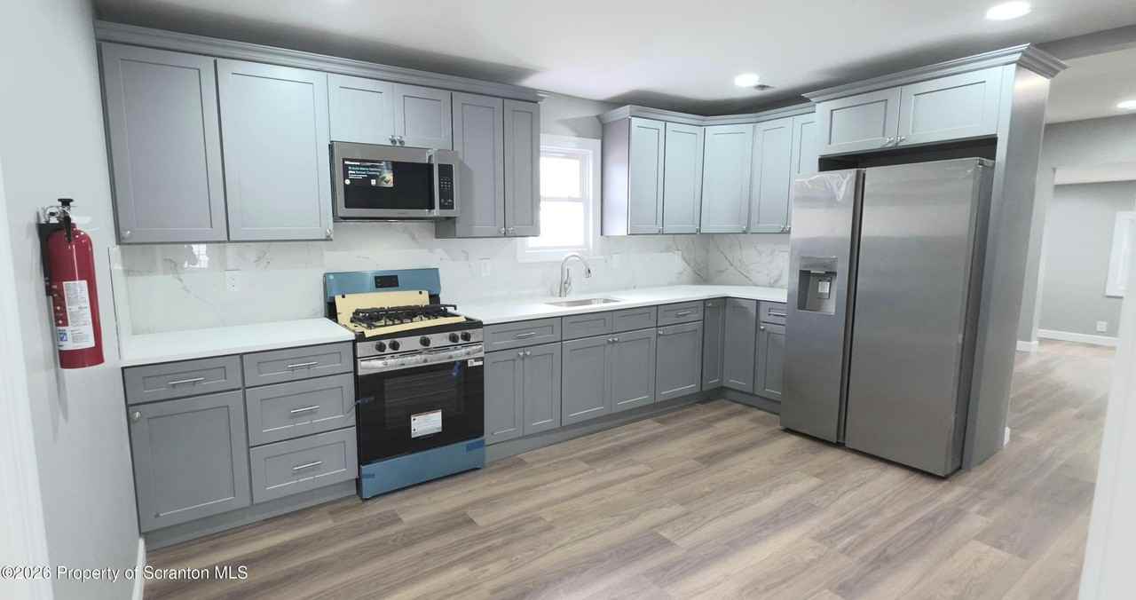 215 S Valley Ave #2ndFL - Photo 2 of 14