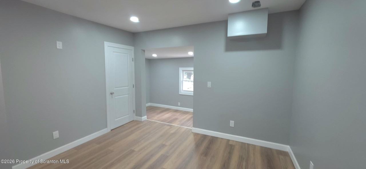 215 S Valley Ave #2ndFL - Photo 4 of 14