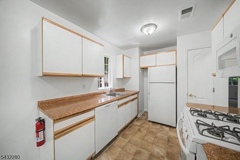 415 Union St - Photo 3 of 36