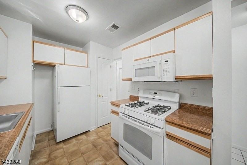 415 Union St - Photo 4 of 36