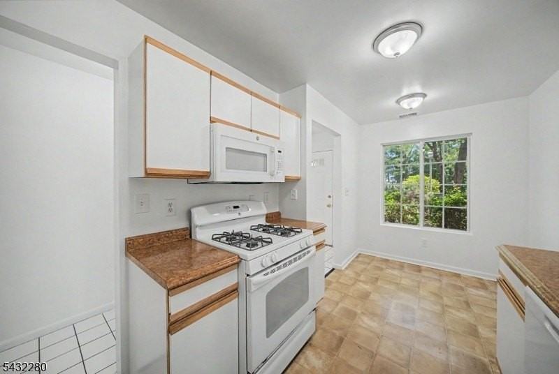 415 Union St - Photo 6 of 36
