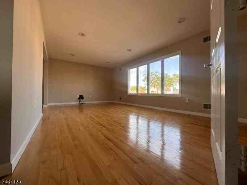 427 Forest St #2 - Photo 6 of 42