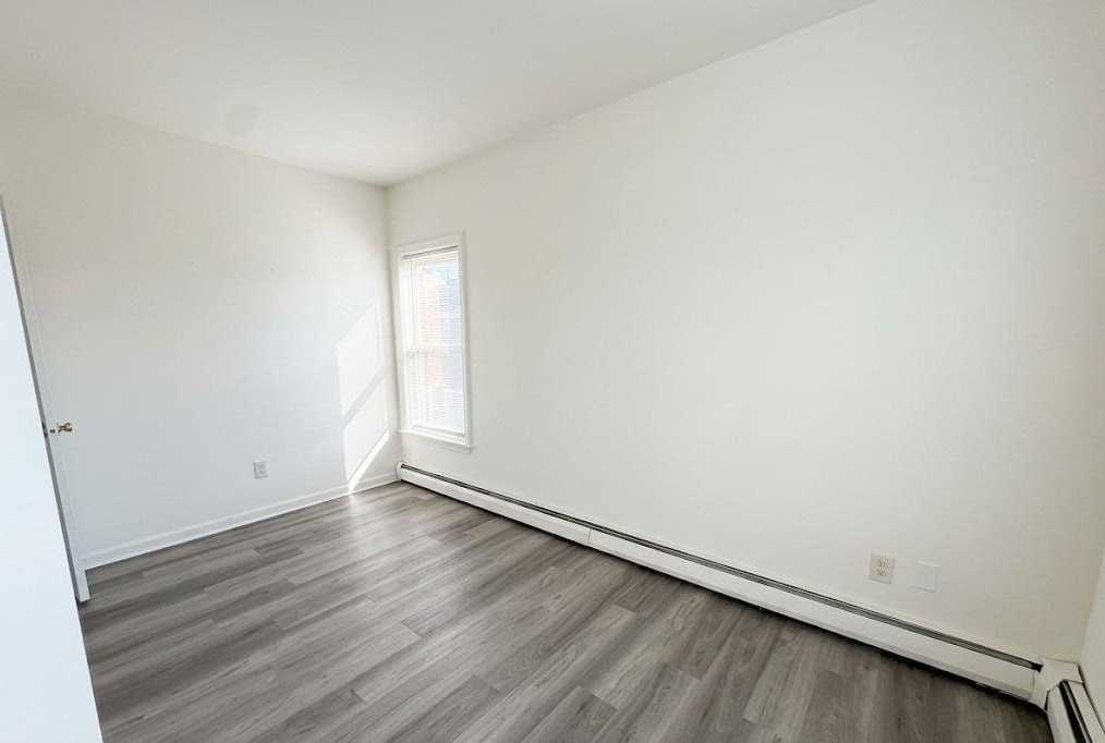 325 1st St #6 - Photo 4 of 6