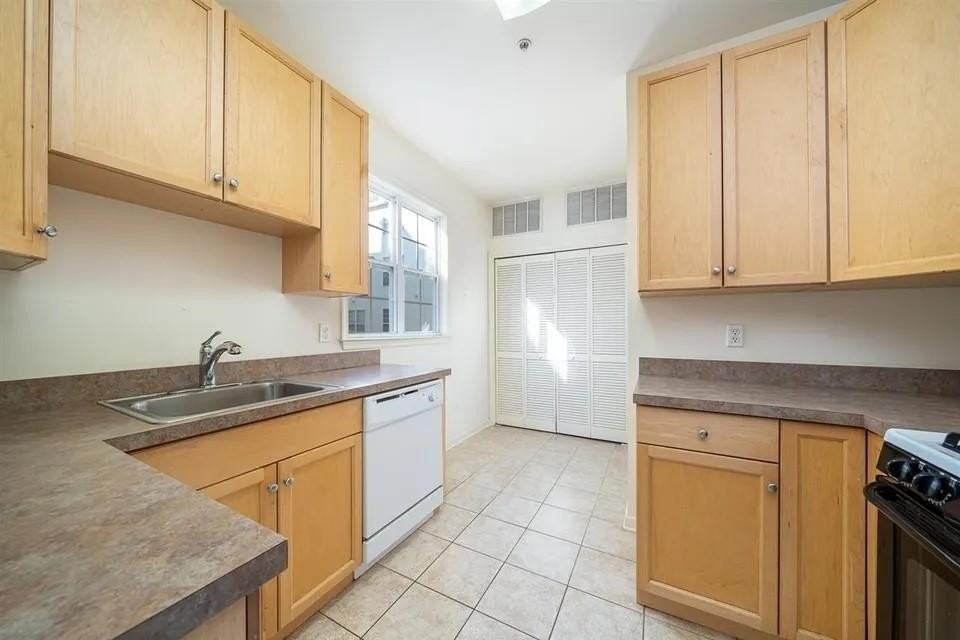 201 Dey St #C168 - Photo 3 of 13