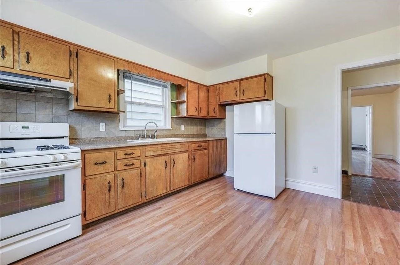 19 Hawthorne Ave #1 - Photo 4 of 24