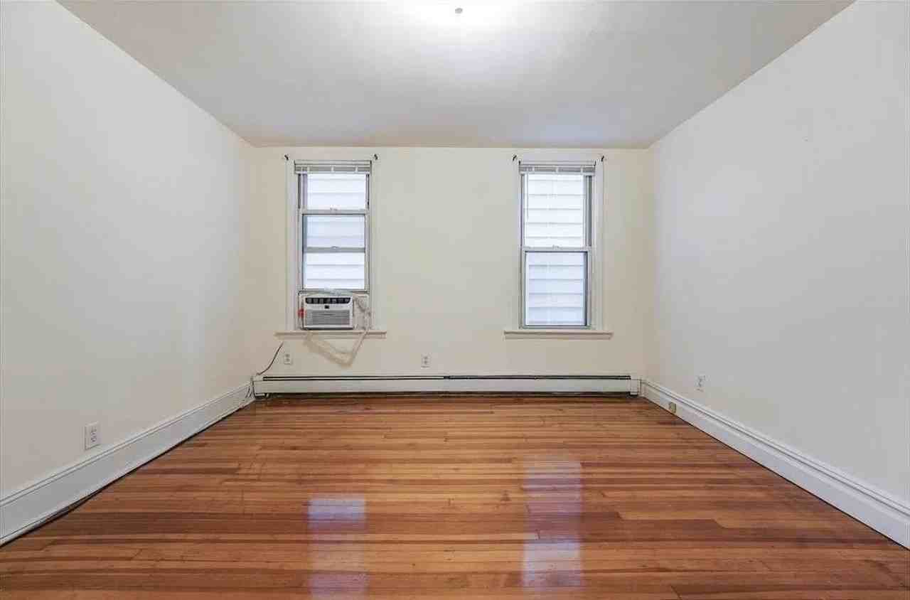 19 Hawthorne Ave #1 - Photo 7 of 24