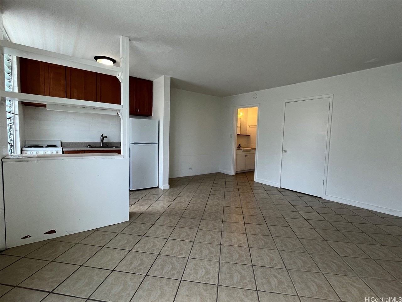 2328 Seaview Ave #203 - Photo 3 of 11