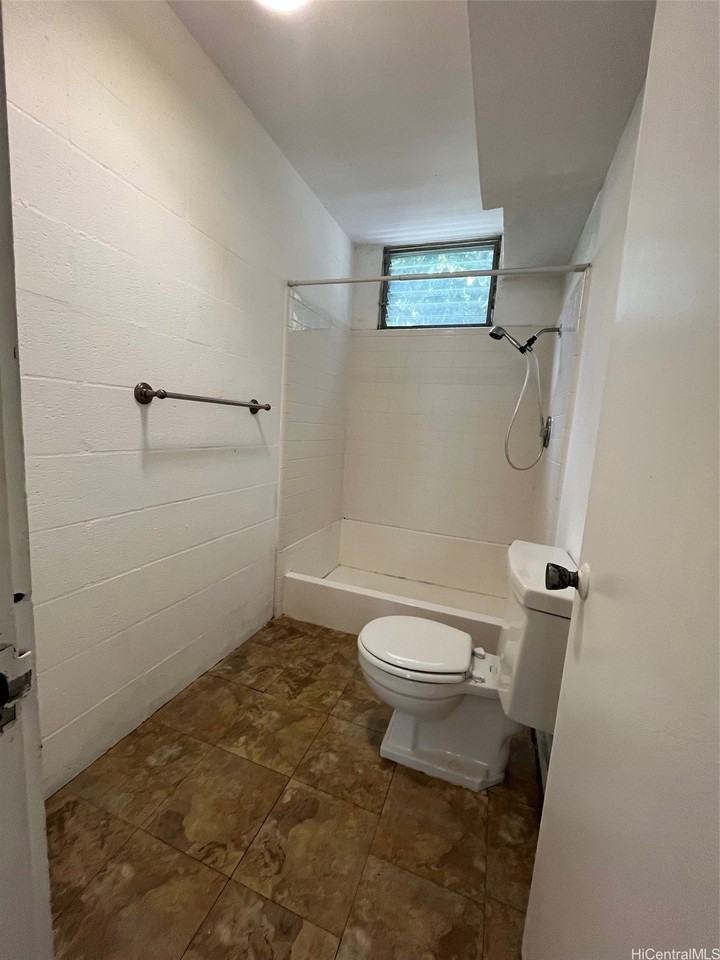 2328 Seaview Ave #203 - Photo 7 of 11