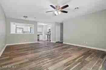 102 Sterling Rd - Photo 6 of 27