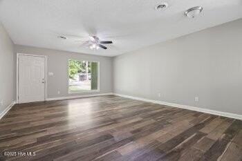 102 Sterling Rd - Photo 7 of 27