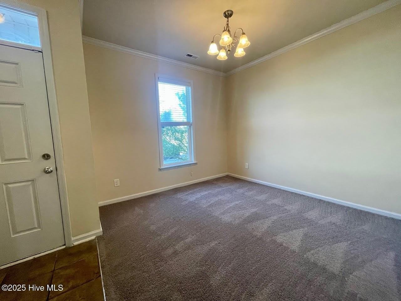 402 Glenhaven Ln - Photo 2 of 18