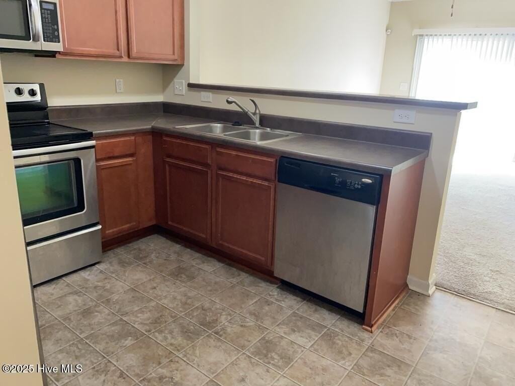 402 Glenhaven Ln - Photo 7 of 18