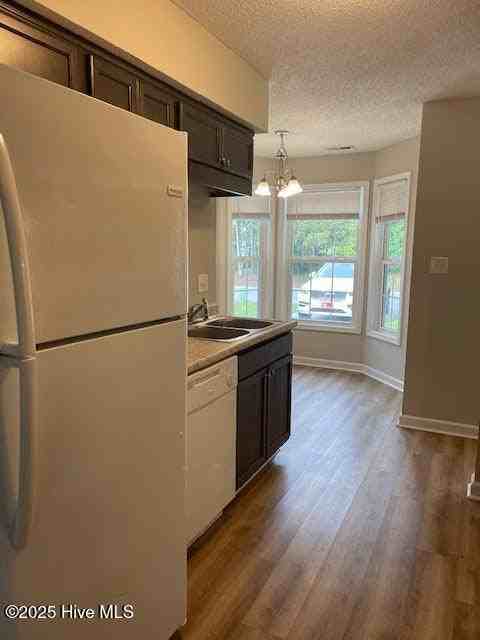 1951 Rolling Ridge Dr - Photo 3 of 15