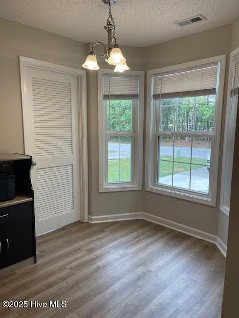 1951 Rolling Ridge Dr - Photo 4 of 15
