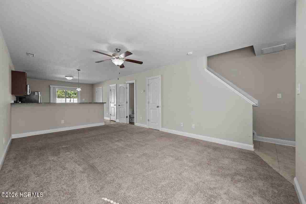 217 E Murrow Ln - Photo 3 of 17