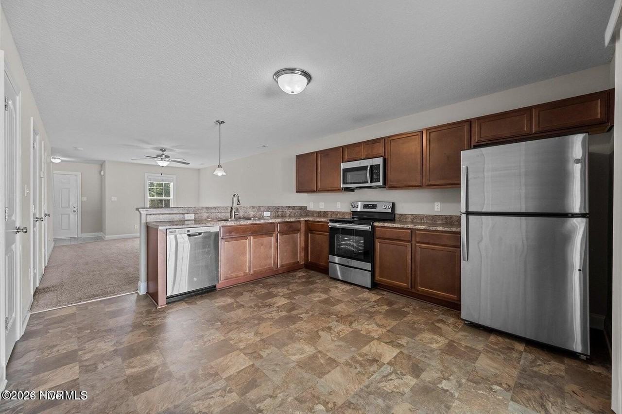217 E Murrow Ln - Photo 6 of 17