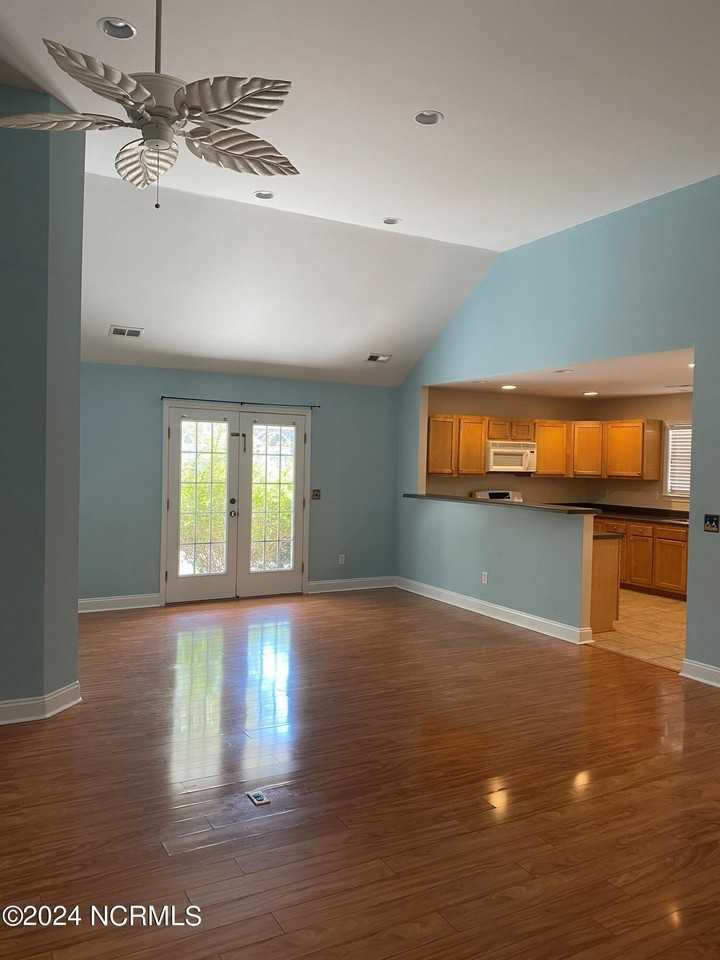 7752 Cypress Island Dr - Photo 5 of 30
