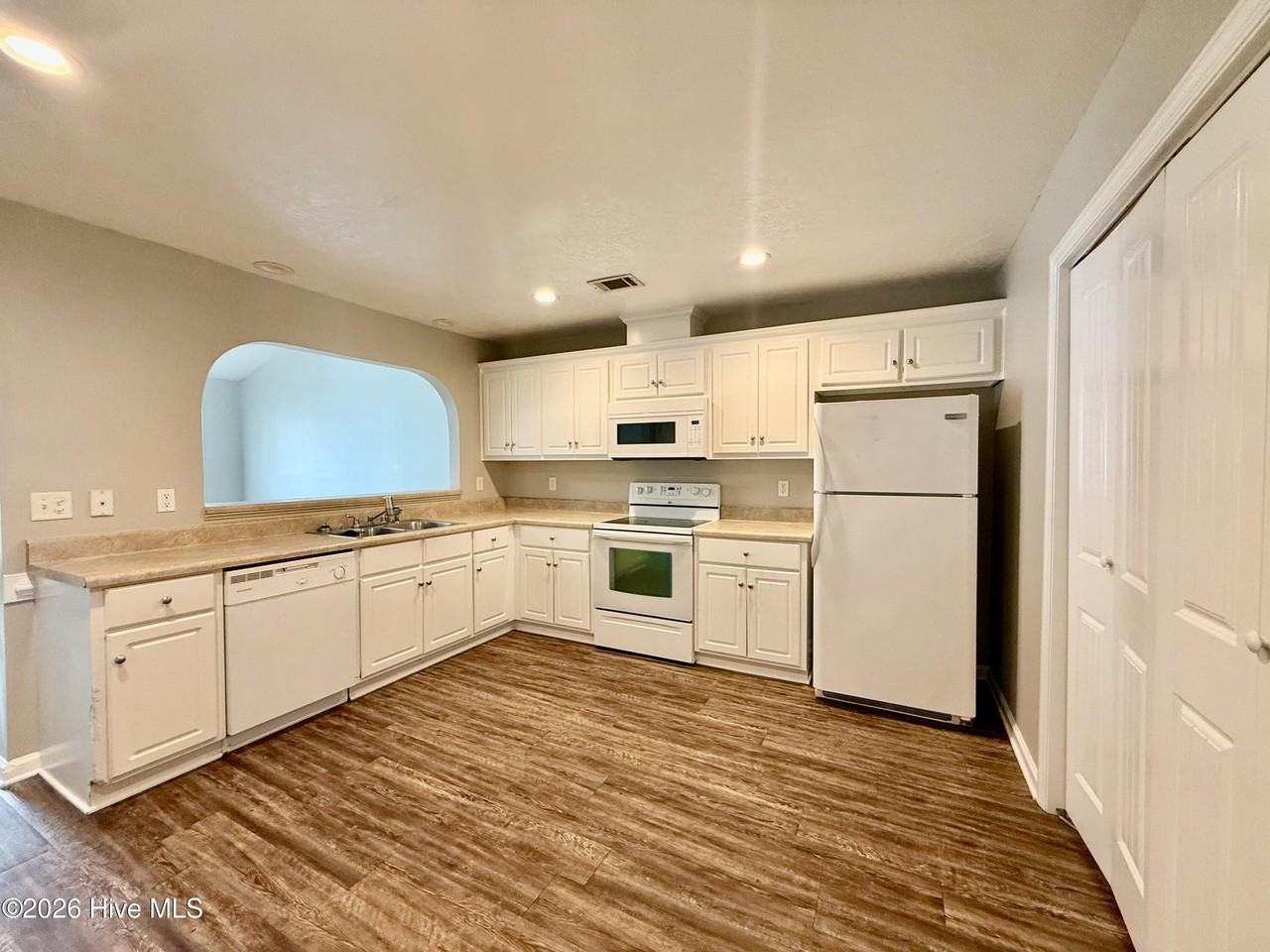 705 Whispering Willow Way - Photo 5 of 15