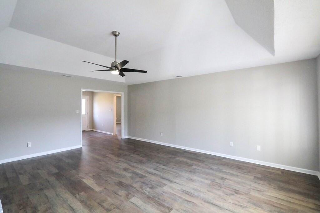 4505 Guinevere Ct - Photo 3 of 28