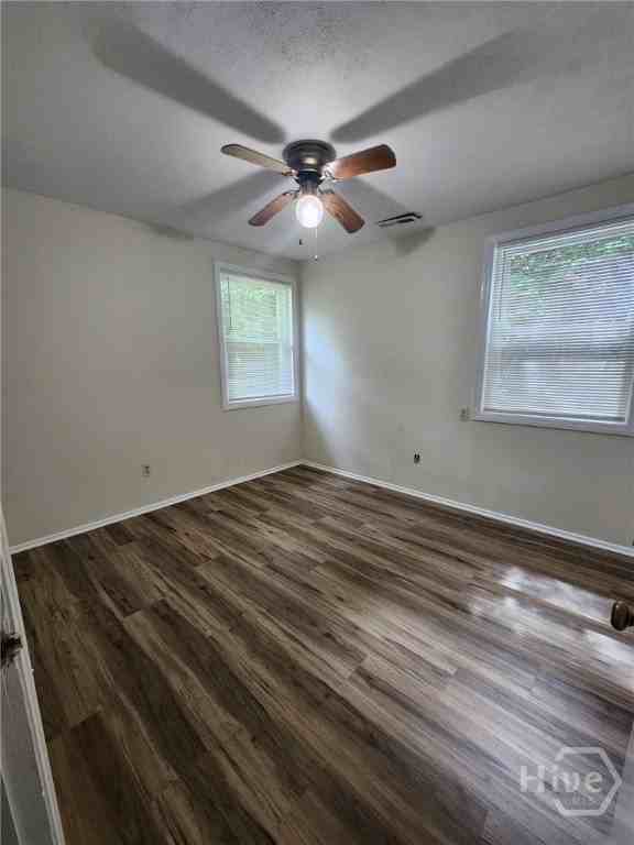 1524 Laberta Ct - Photo 4 of 9