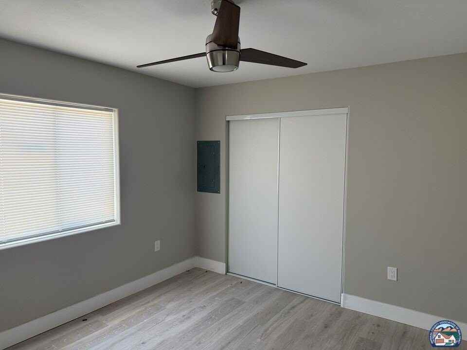 657 Vine St #2 - Photo 3 of 6