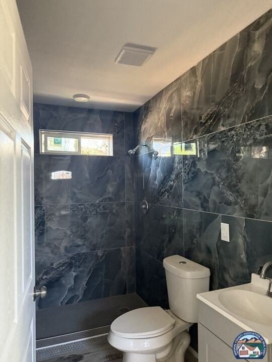 657 Vine St #2 - Photo 5 of 6