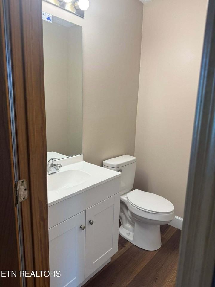 109 George Smith Rd - Photo 3 of 13