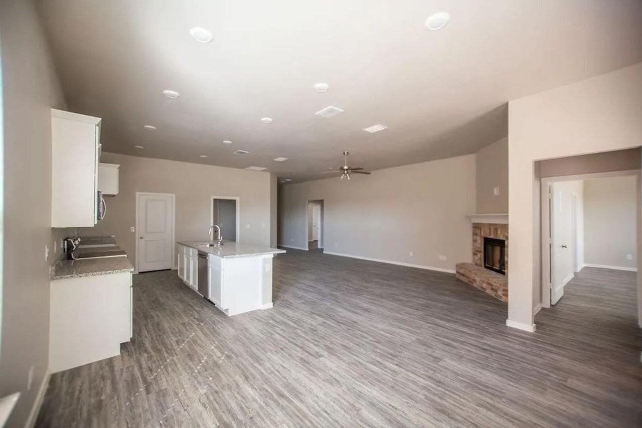 1912 Kirksey Ave - Photo 2 of 10