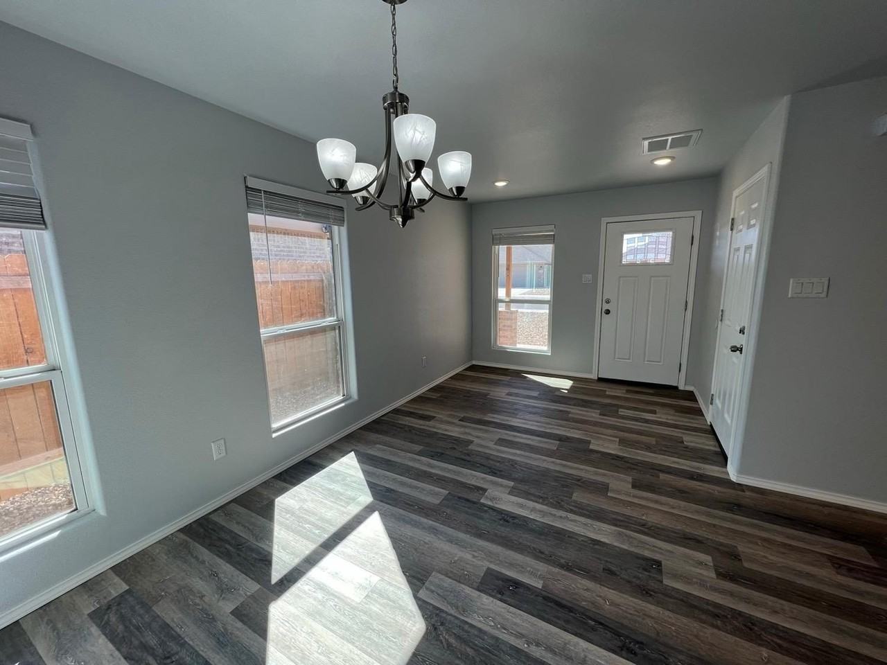 5606 Jarvis St #B - Photo 3 of 20