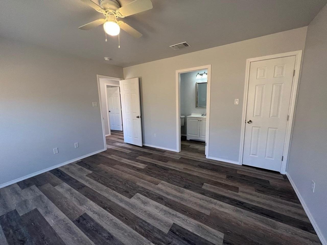 5606 Jarvis St #B - Photo 6 of 20