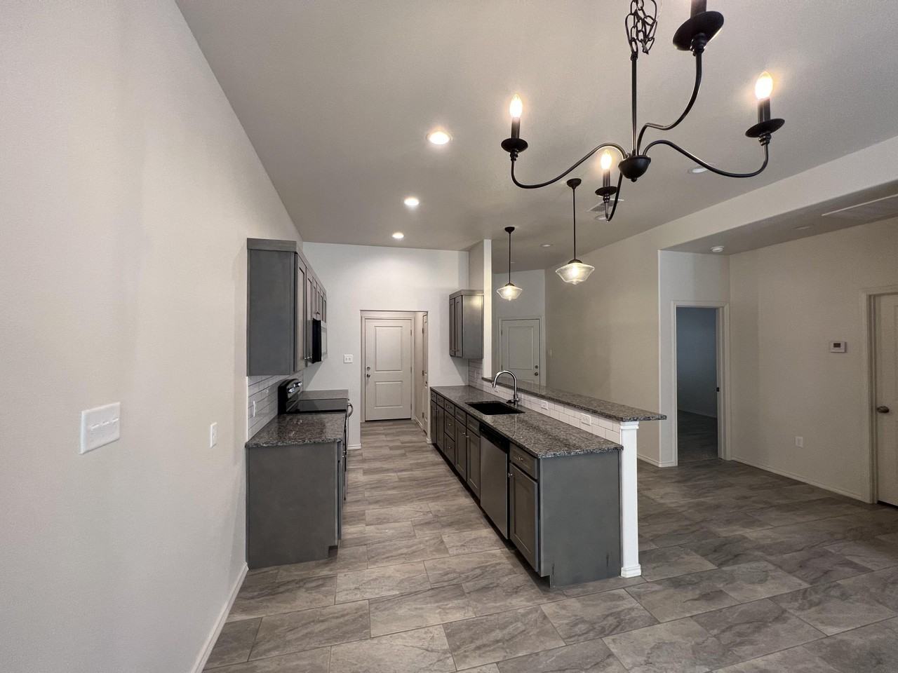1124 N 7th St - Photo 2 of 24