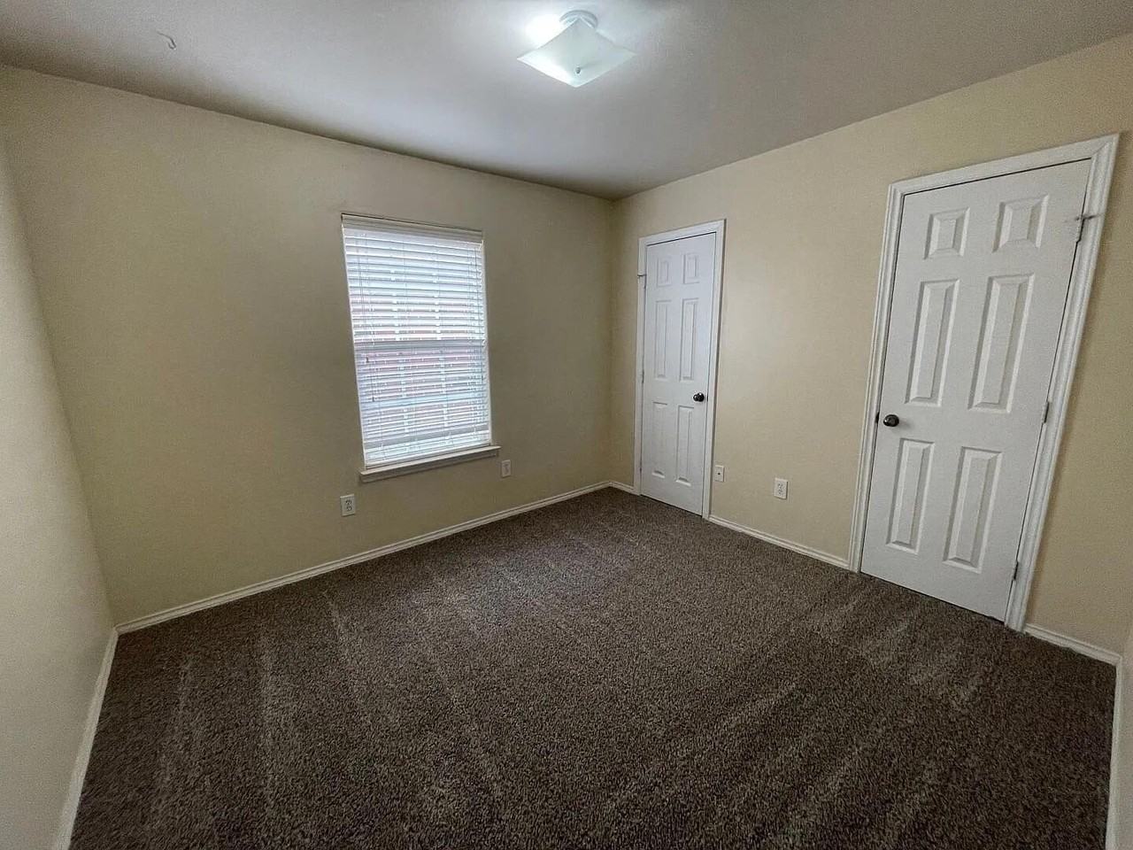 6539 84th St - Photo 7 of 10