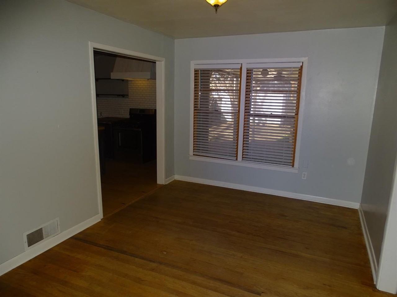 3702 26th St - Photo 4 of 19