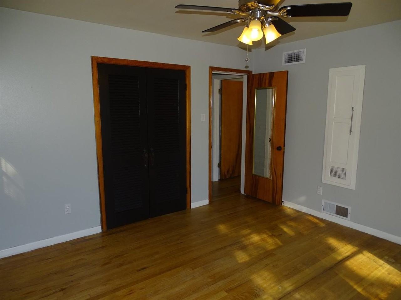 3702 26th St - Photo 6 of 19