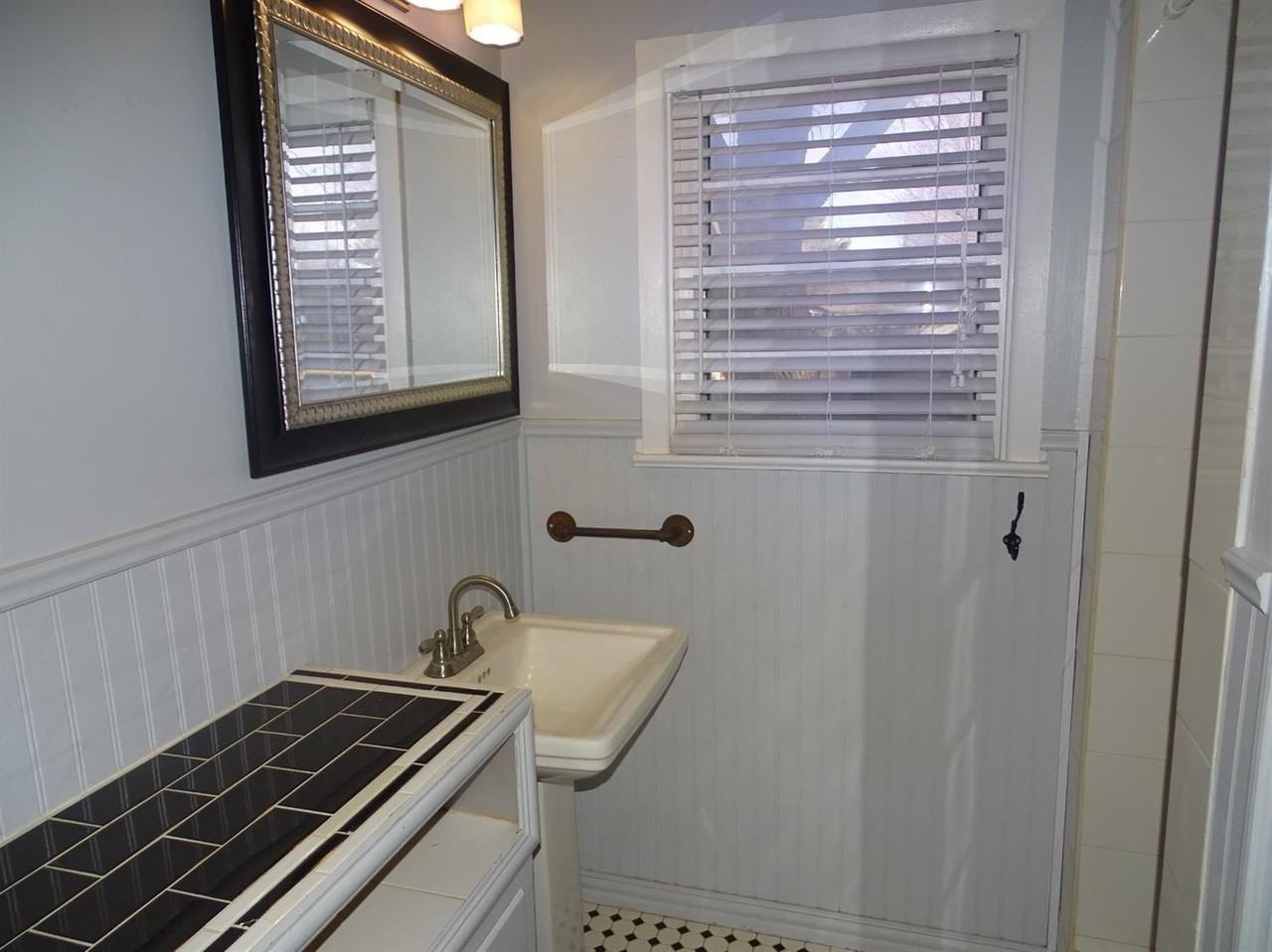 3702 26th St - Photo 7 of 19