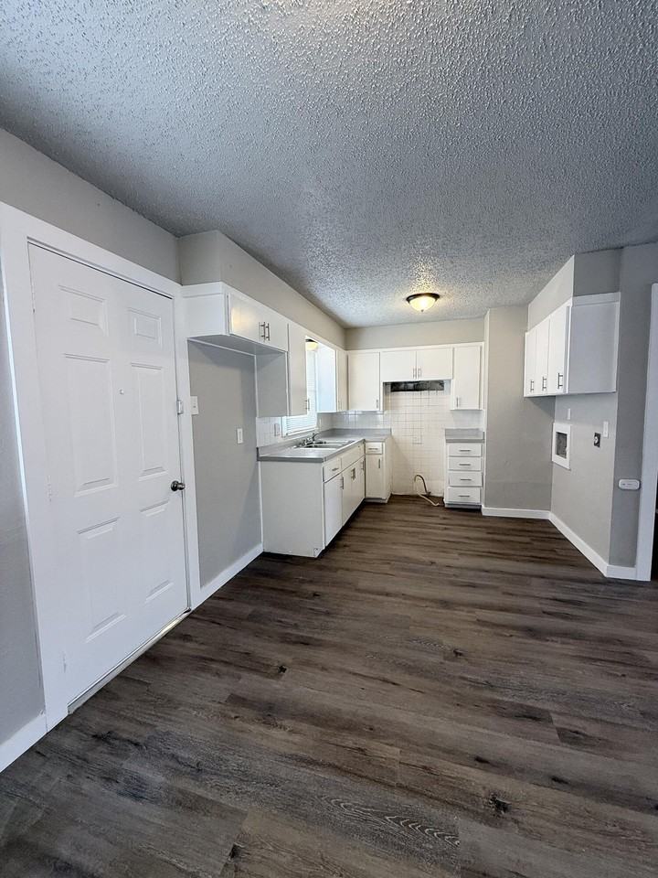 1732 E Dartmouth St #A - Photo 6 of 23