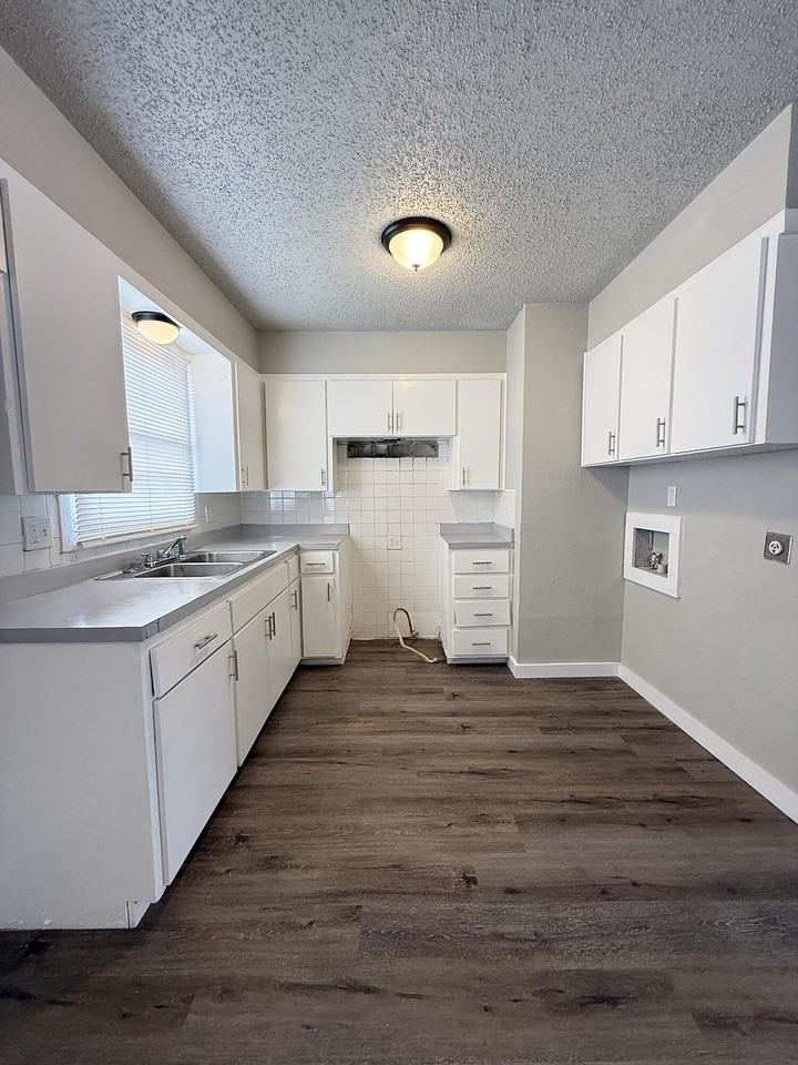 1732 E Dartmouth St #A - Photo 7 of 23