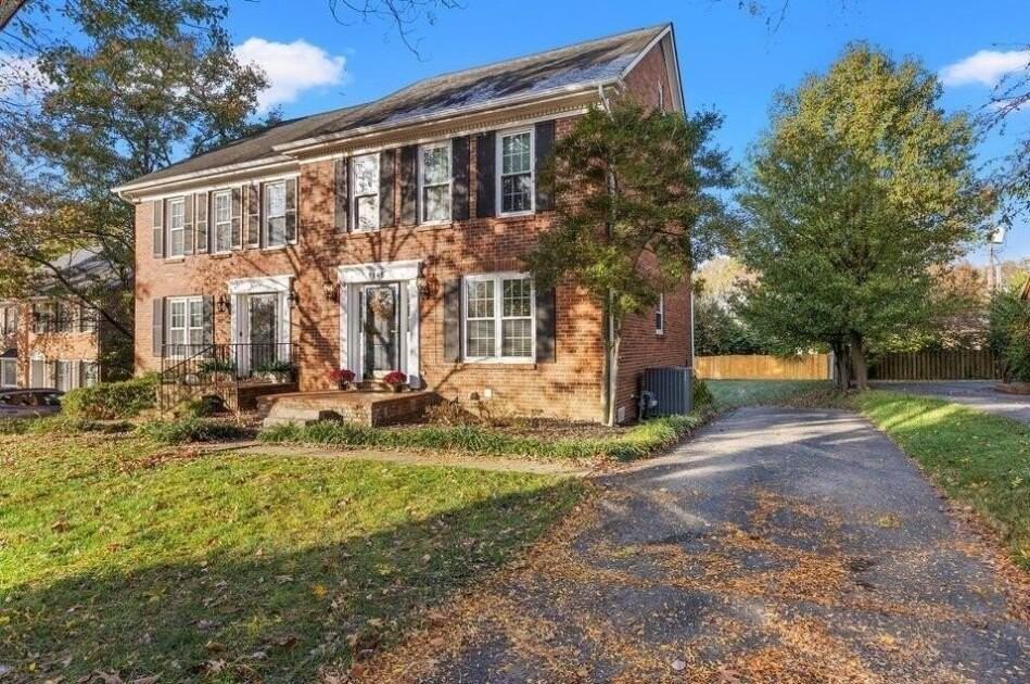 1145 Dunbarton Ln - Photo 2 of 37