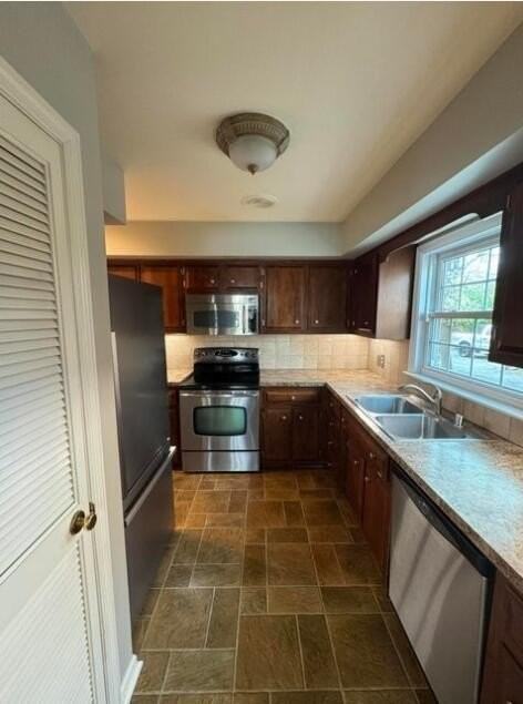 1145 Dunbarton Ln - Photo 7 of 37
