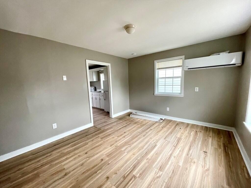 308 E 18th St #4 - Photo 3 of 8