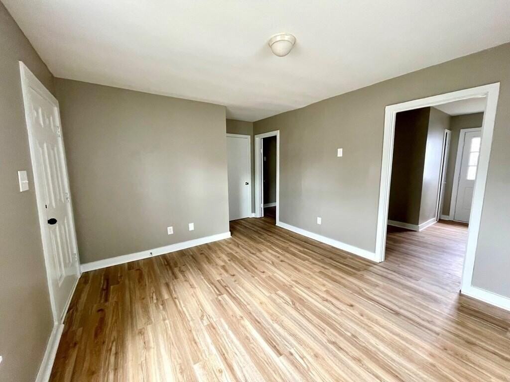 308 E 18th St #4 - Photo 4 of 8