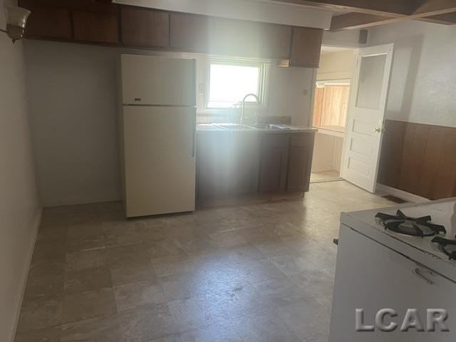 445 W Maumee St #A - Photo 7 of 7