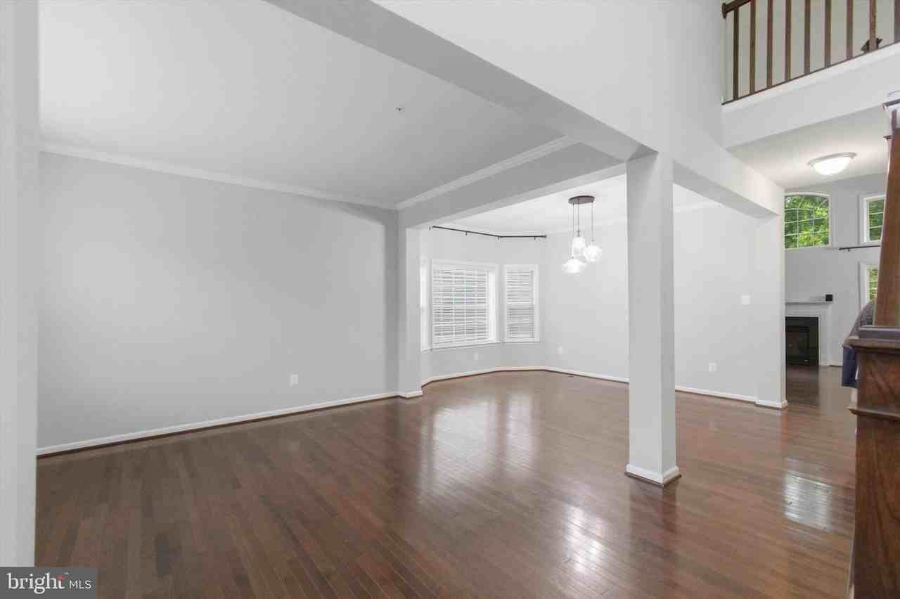 7585 Holly Ridge Dr - Photo 3 of 39