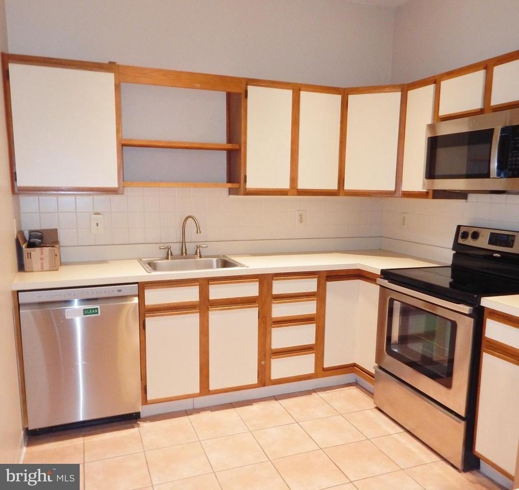 3304 Hemmingway Dr - Photo 3 of 10