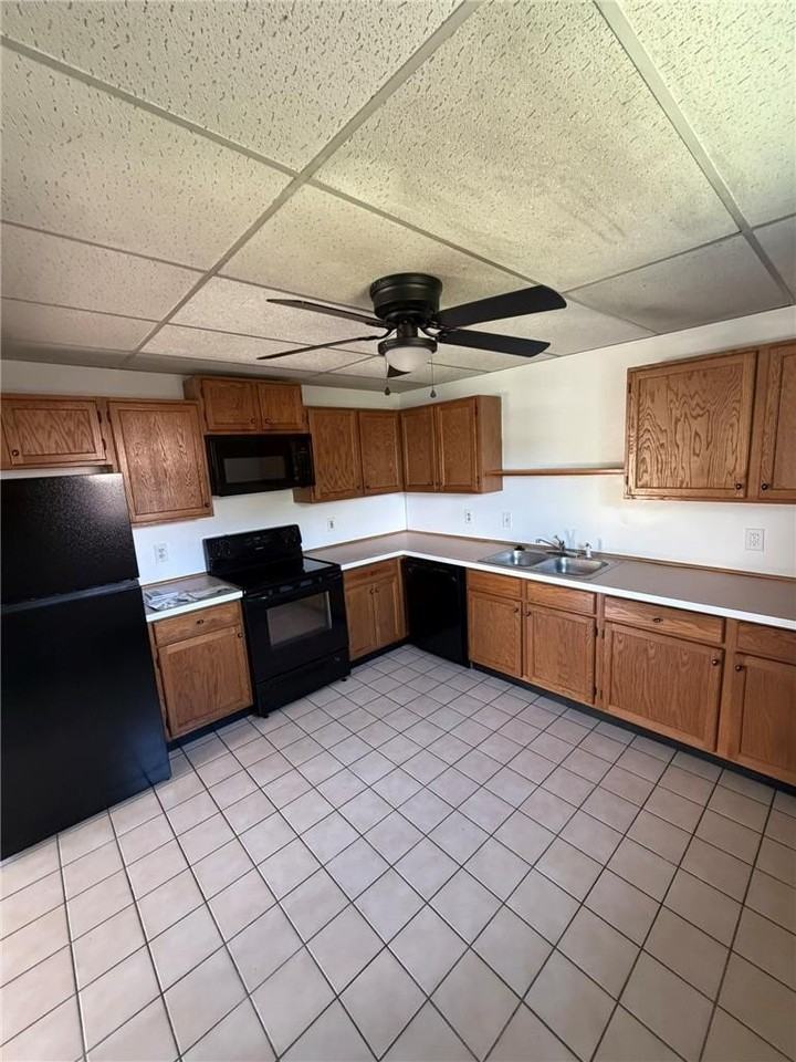 1221 W Whitehall St - Photo 5 of 15