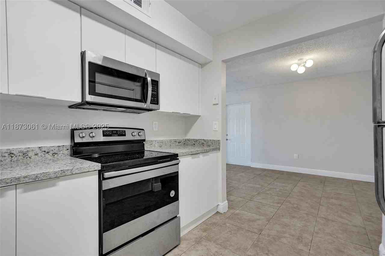 11505 Nw 22nd Ave #102 - Photo 7 of 12